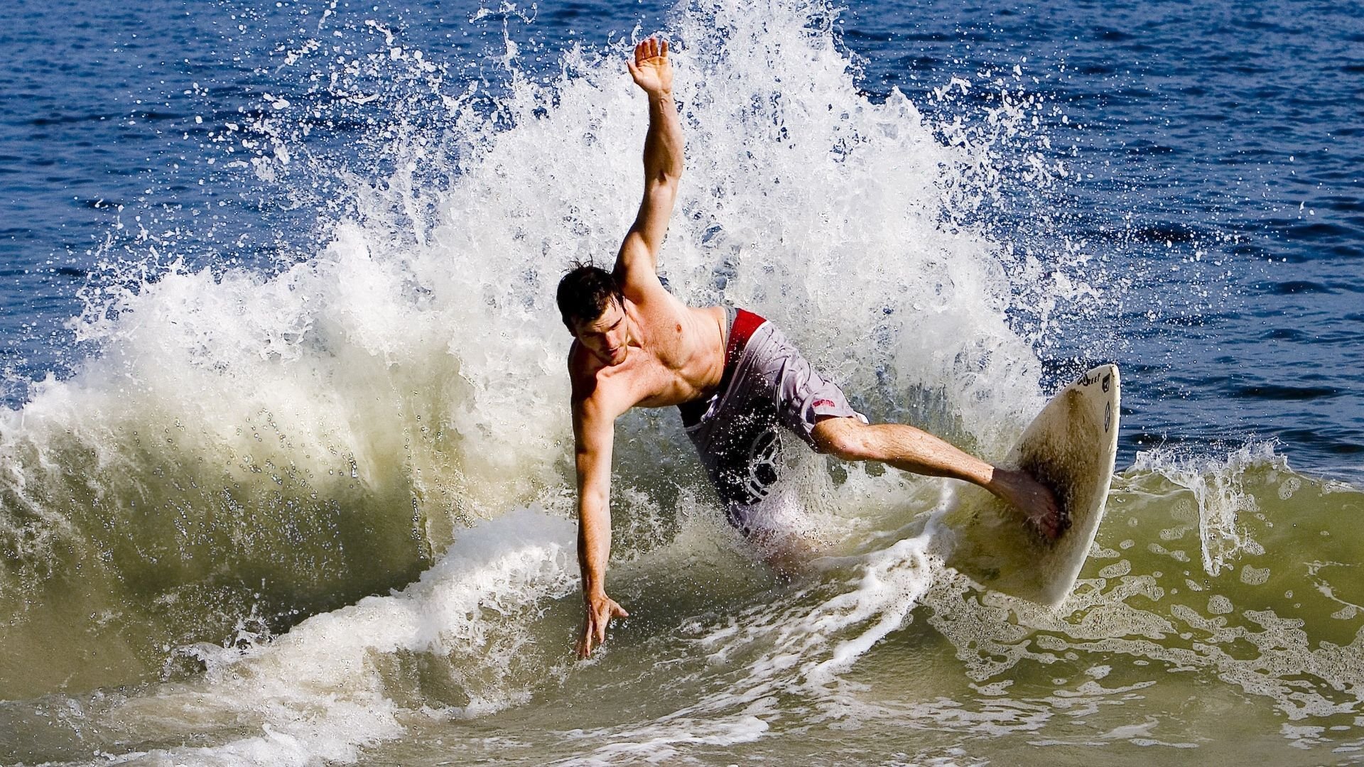 九游娱乐电竞站-国际体操公开赛中国选手夺冠，国际体操协会官网